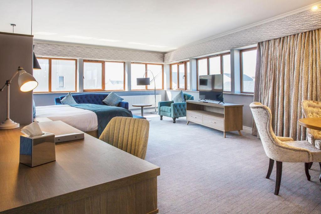 Diamond Coast Hotel 에니스크론 외부 사진